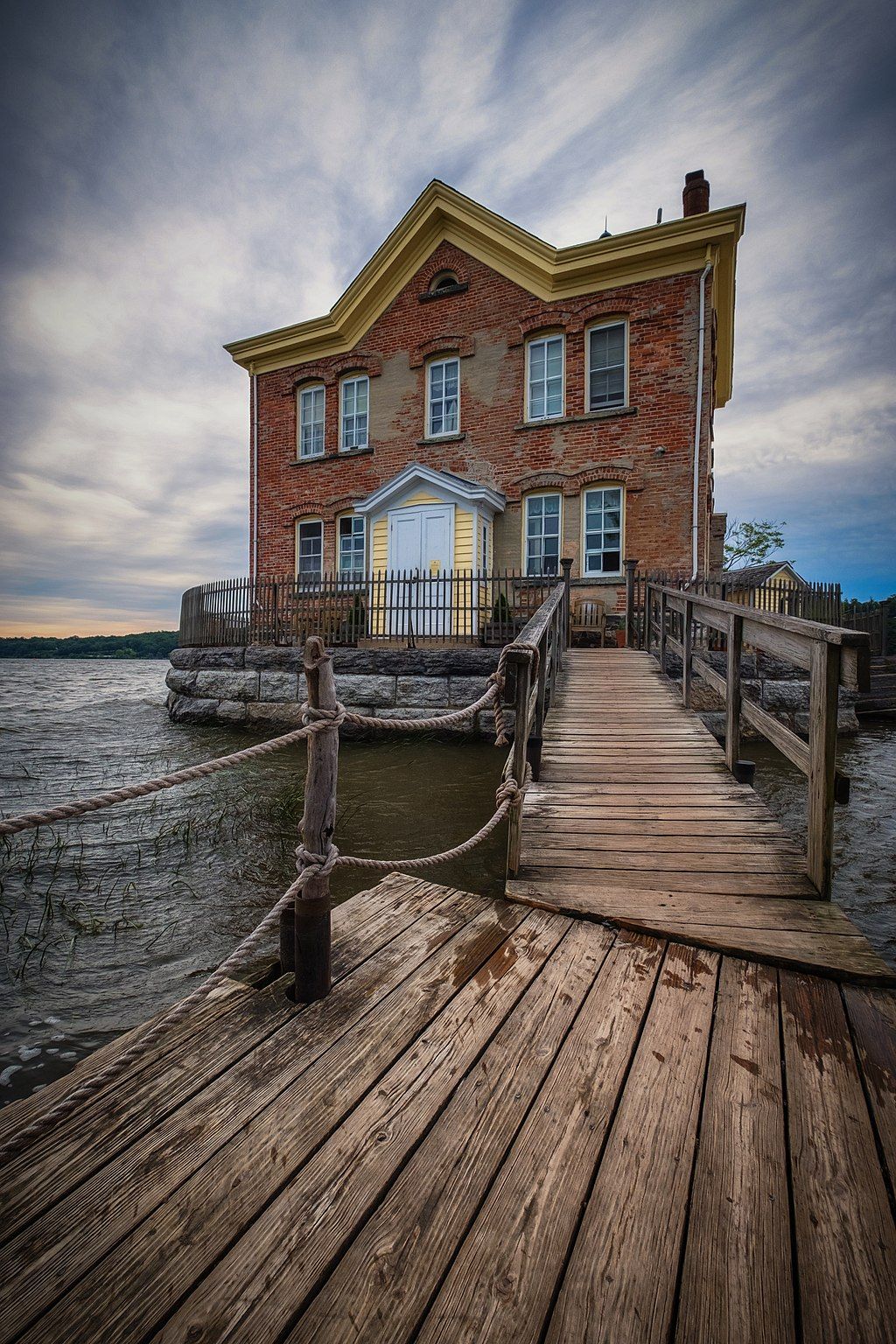 Front view of Historic Saugerties Lighthouse