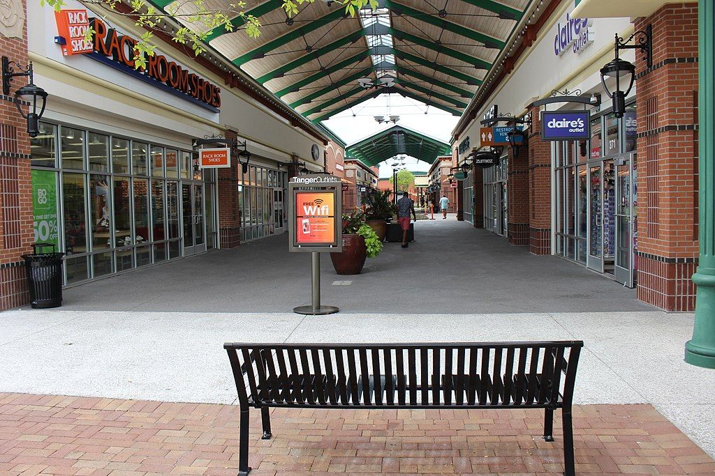 Hallway at Tanger Outlets Savannah