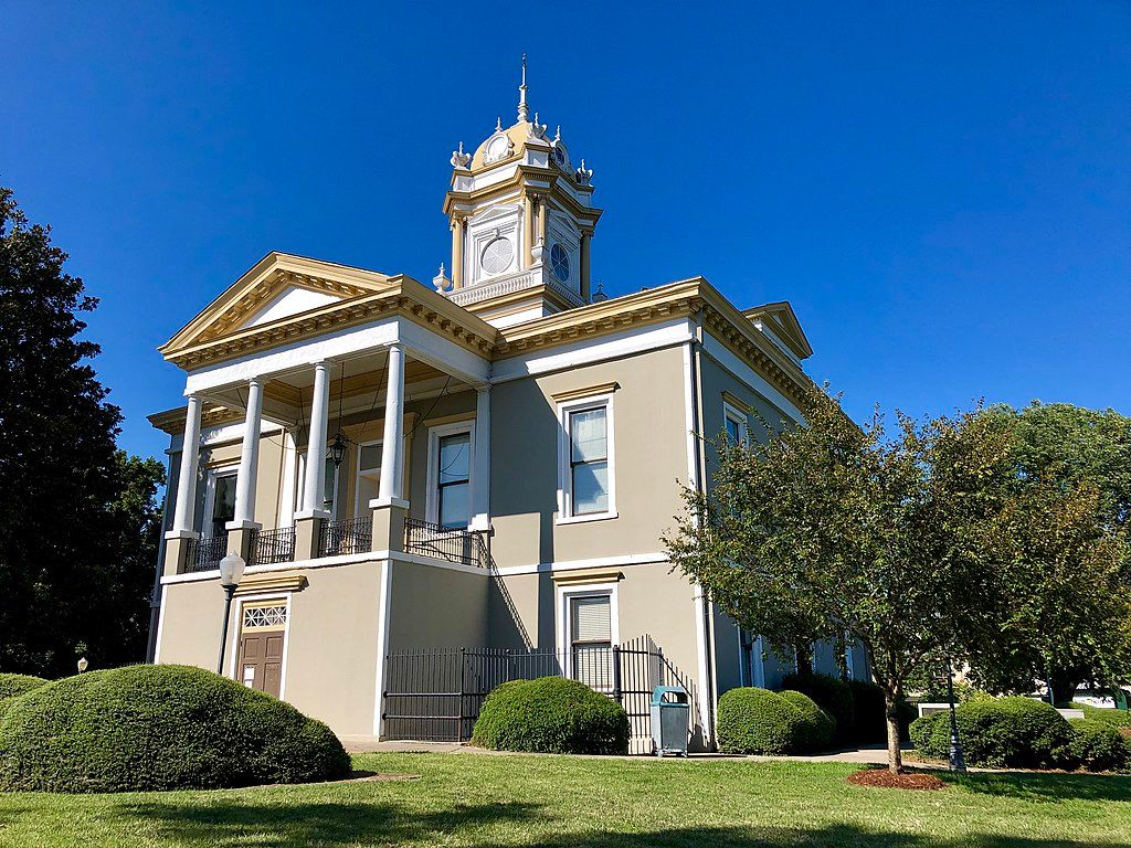 Outside View of Old Burke County Courthouse
