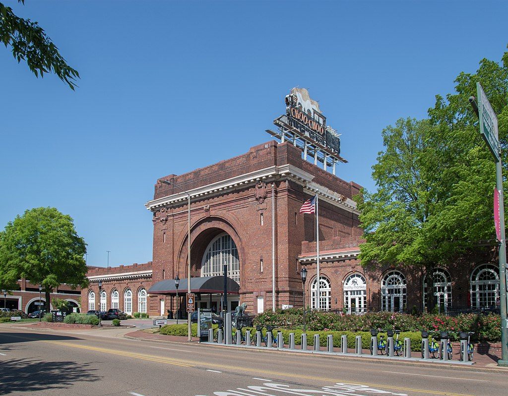 Outside view of Chattanooga Choo Choo Holiday Inn