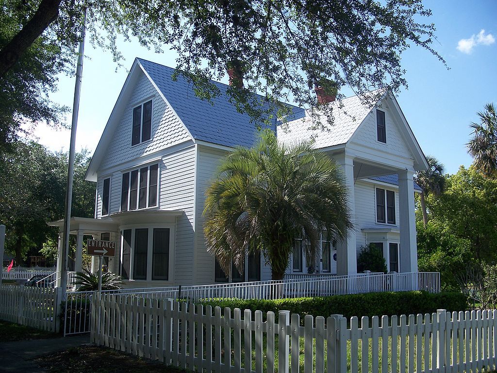 Exterior of DeLand House Museum