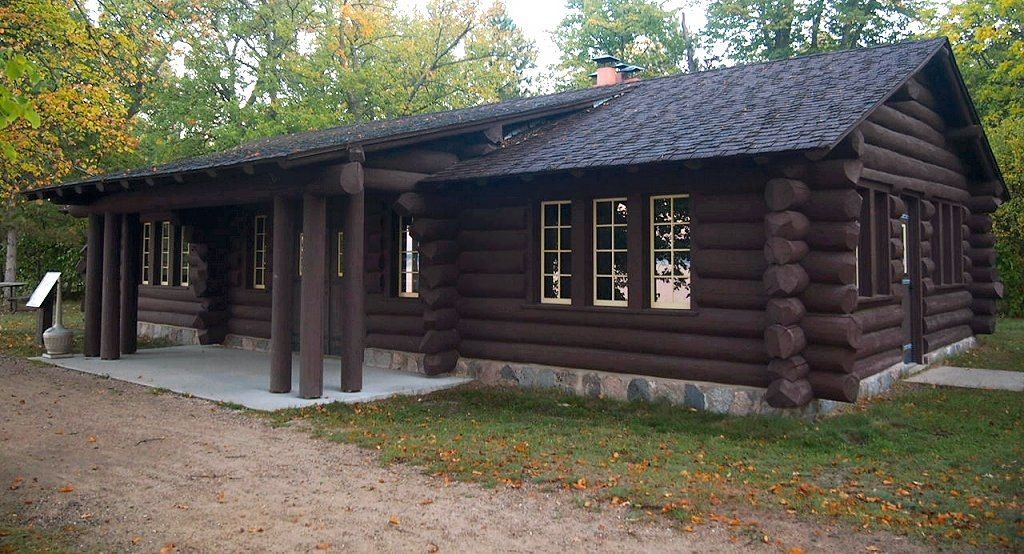 Log cabin at Lake Bemidji State Park