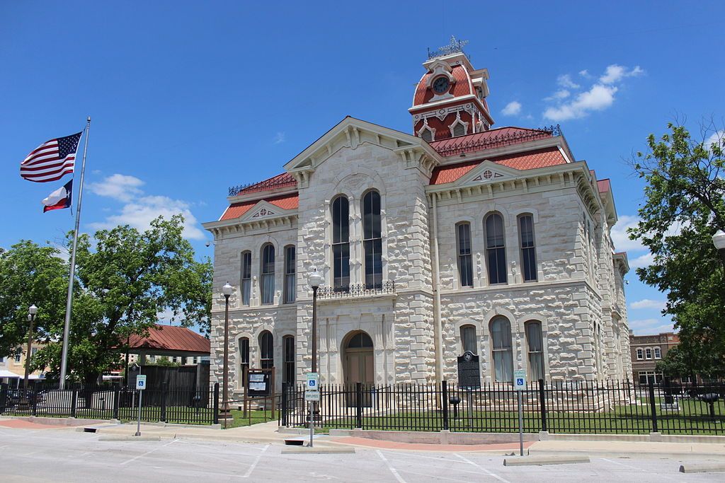 Daytime view of Lampasas County Courthouse