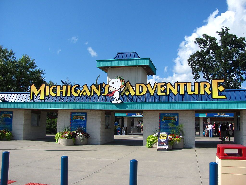 Outside Michigan’s Adventure