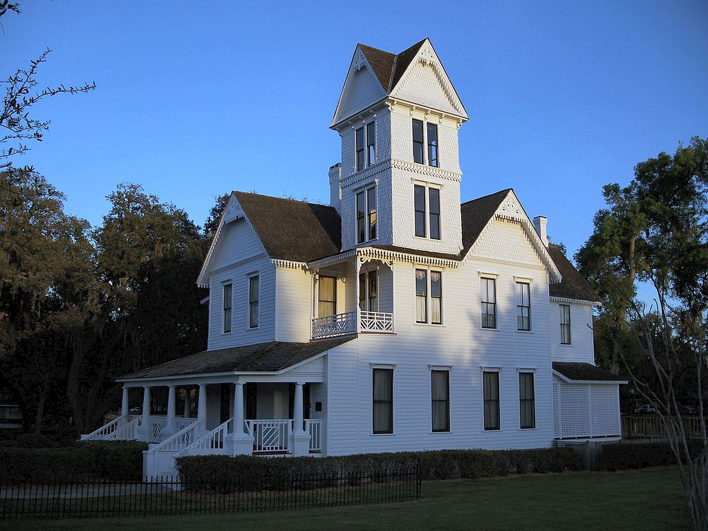 Grand architecture of Mote-Morris House.