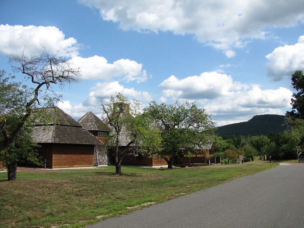 Outside View of Yiddish Book Center