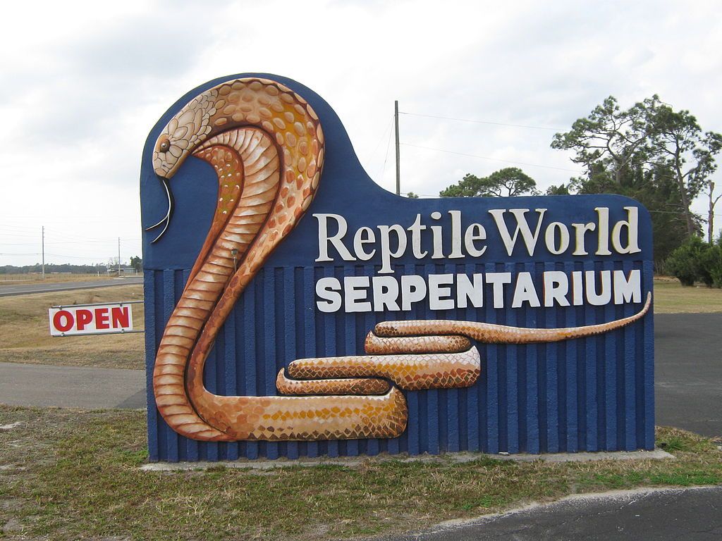 View pf a Sign in Reptile World Serpentarium
