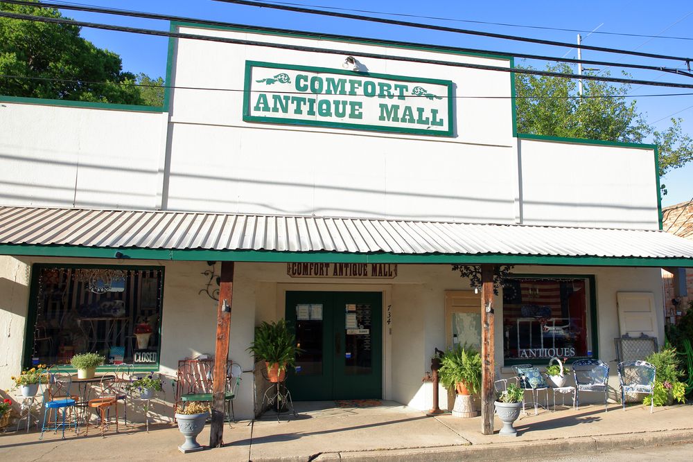 Exterior of the Comfort Antique Mall.