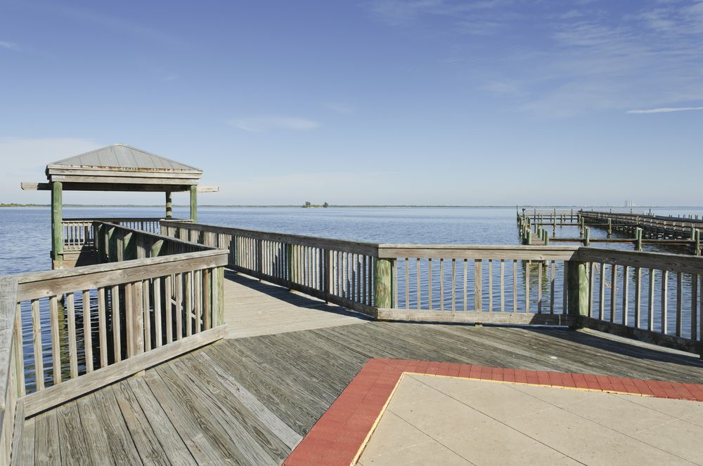 A wooden bridge at Kennedy Point Park.