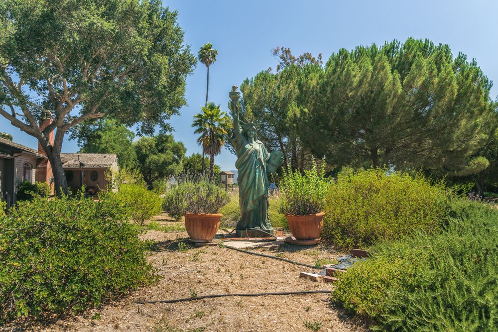 Garden landscape of Clairmont Farms.