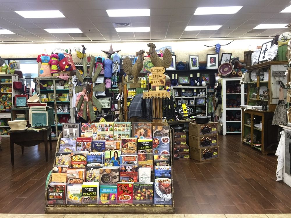 Magazines and items for sale inside Buc-ee’s.
