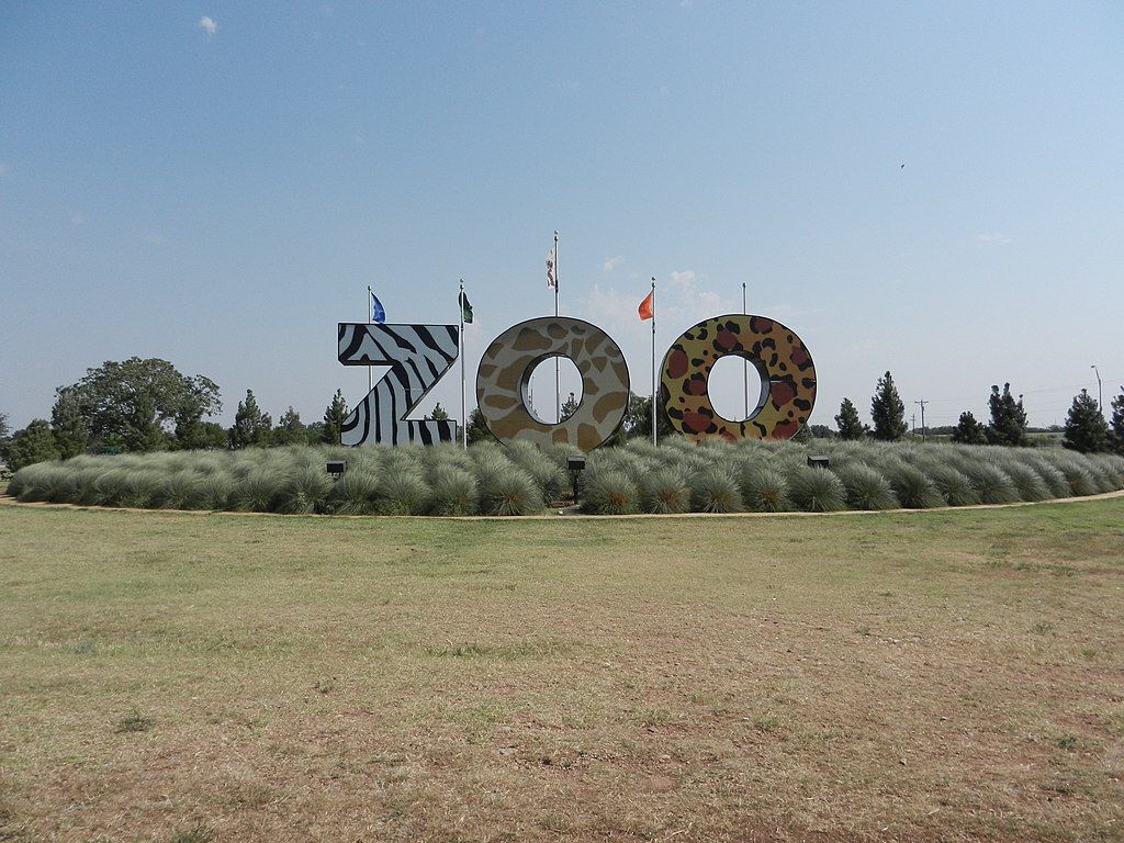 Large sign of a zoo at Abilene Zoo