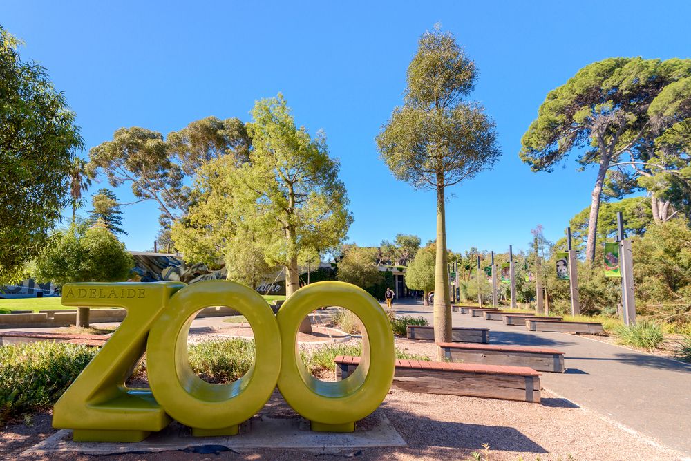 Name board of Adelaide Zoo