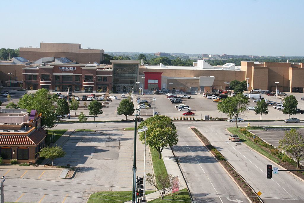 Aerial view of Oak Park Mall at Overland Park