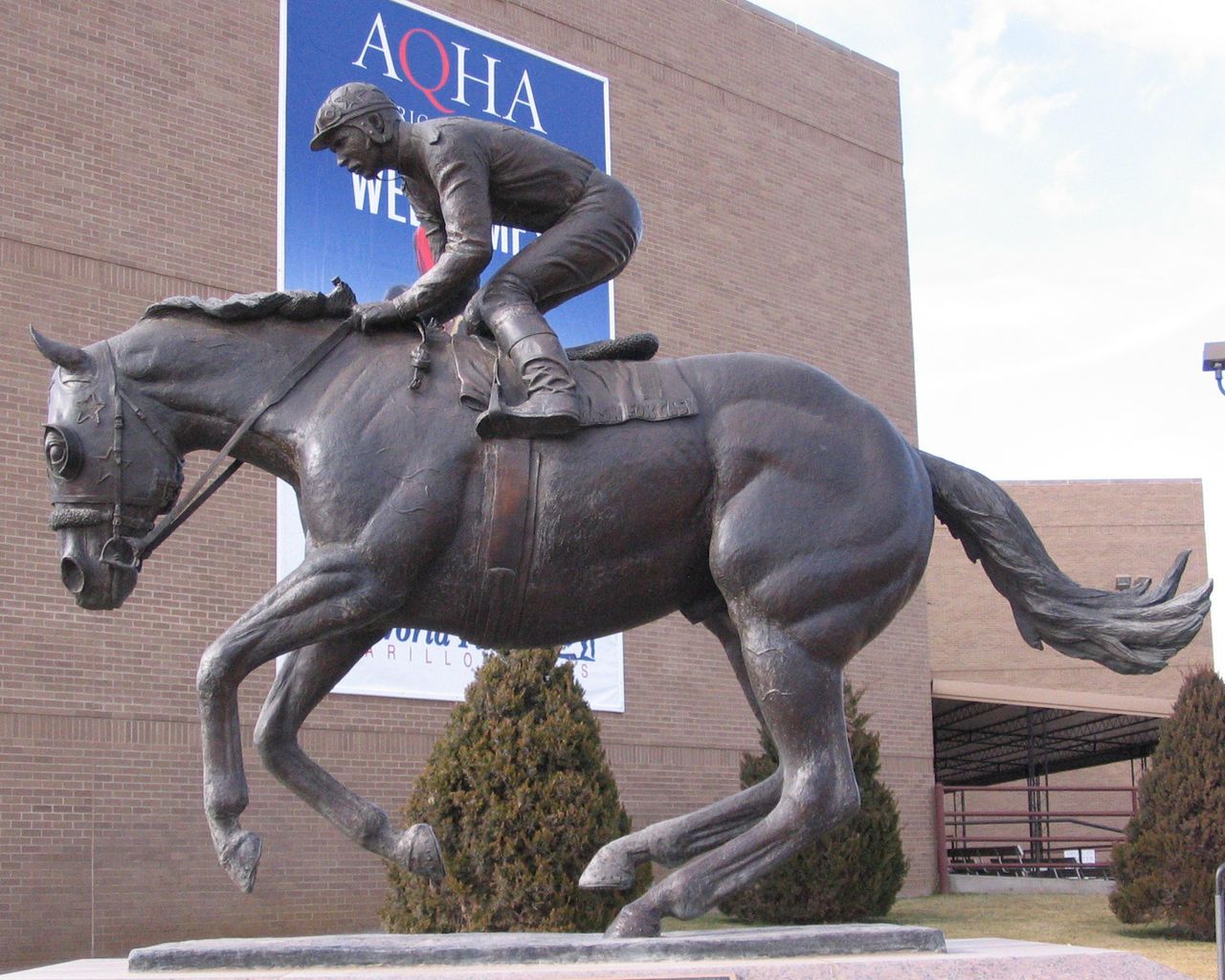 Statue of a horse at American Quarter Horse Hall of Fame & Museum