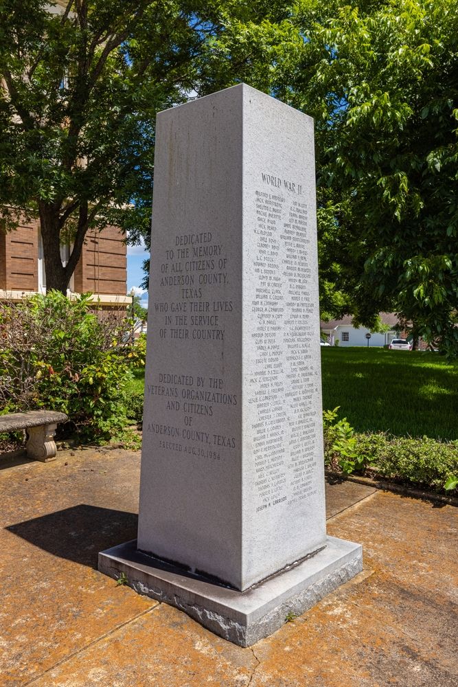 War memorial at Anderson County Courthouse