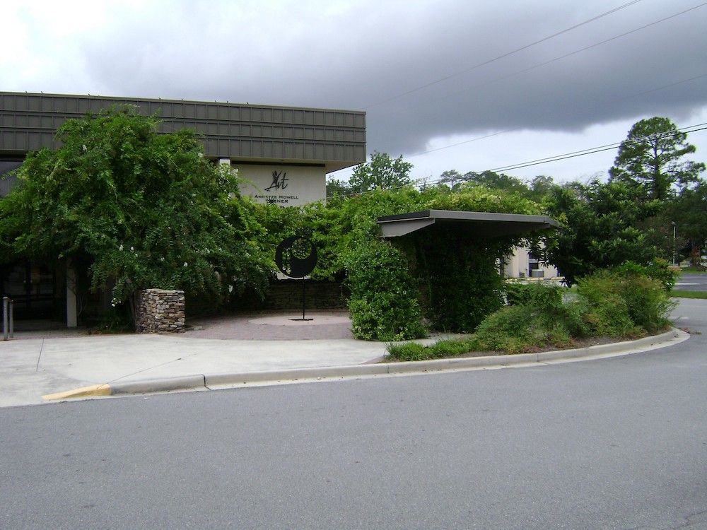 Exterior of Annette Turner Center for the Arts