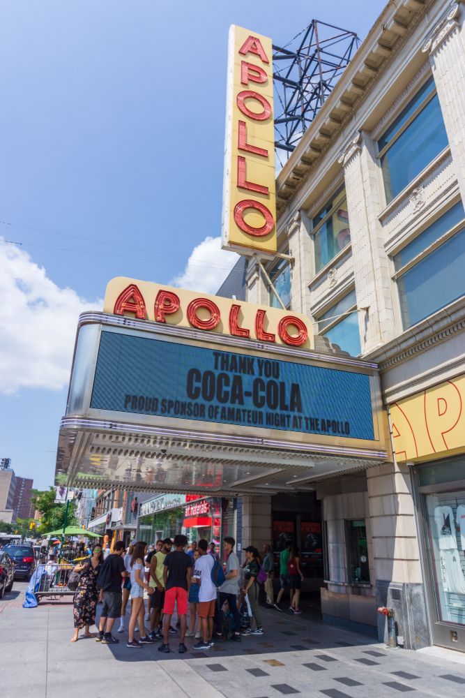 Exterior view of Apollo Theater