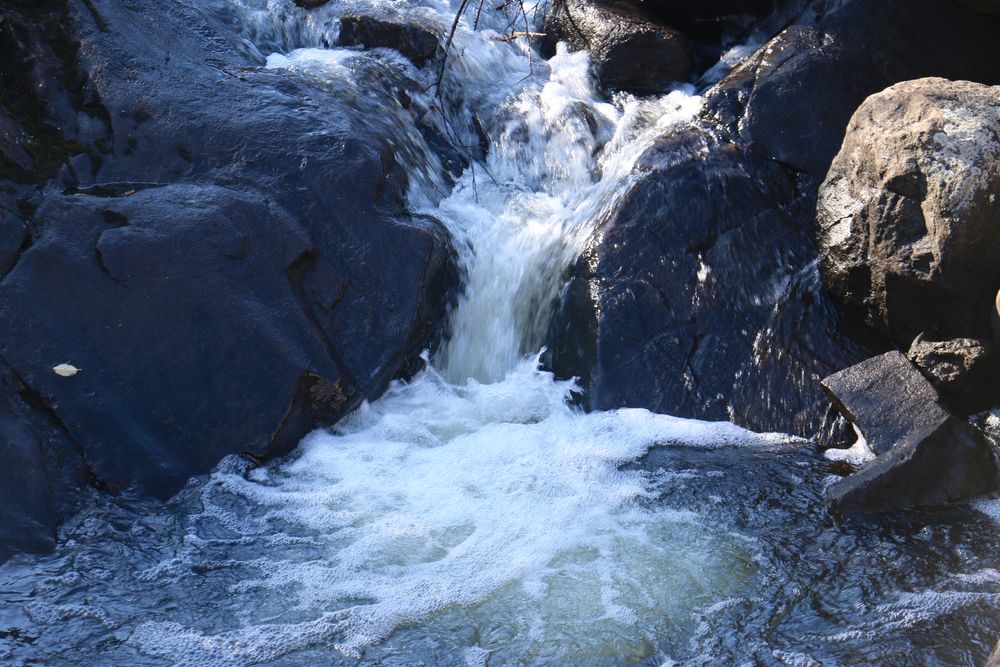 Water gushing through the rocks at Apshawa Preserve