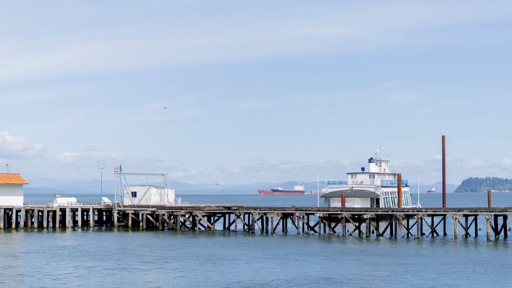 View of a port at Astoria Riverwalk