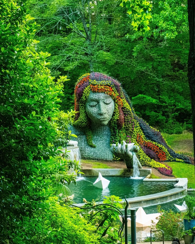 Mesmerizing fountain at Atlanta Botanical Garden