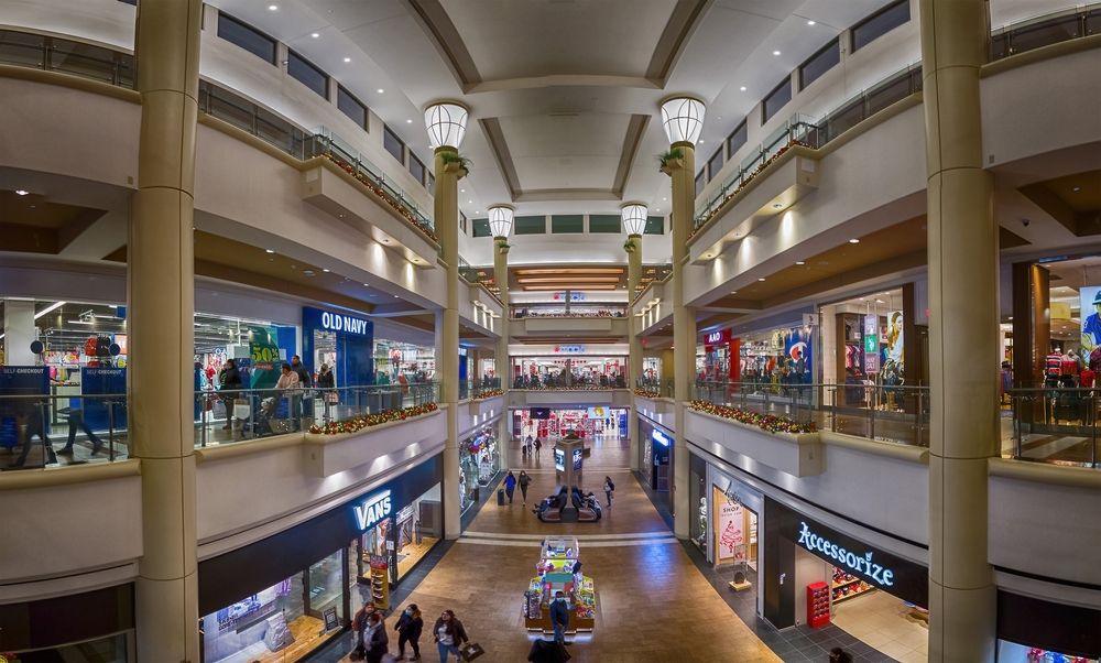 Shops at Bay Plaza