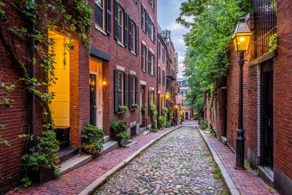 Narrow lanes at Beacon Hill