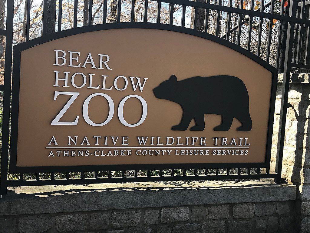 Name board of Bear Hollow Zoo