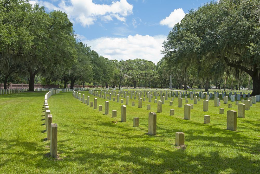 Perfectly alligned tomb stones at Beaufort National Cemetery