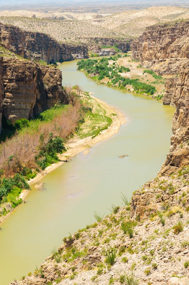 River flowing through the Big Bend National Park