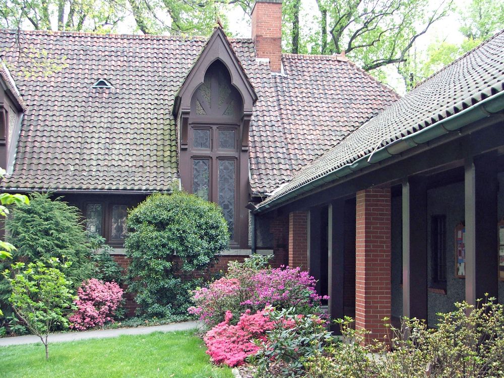 Exterior of Biltmore Village Church
