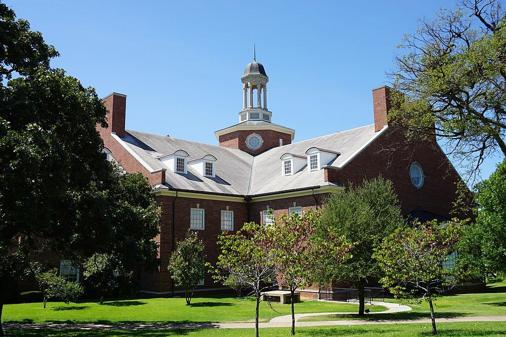Exterior of Blagg-Huey Library
