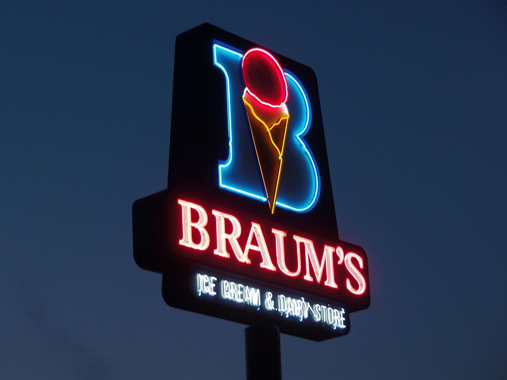 Signage of Braum’s Ice Cream and Dairy Store