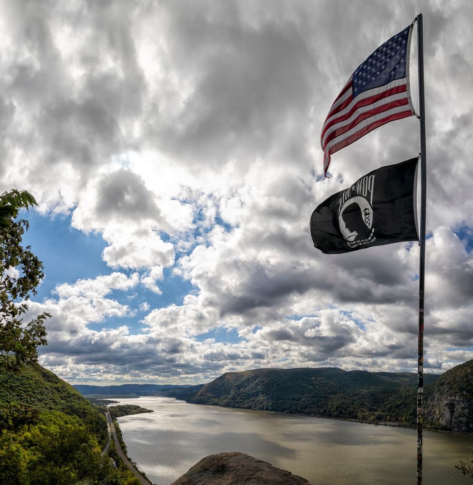 View of the river from Breakneck Ridge