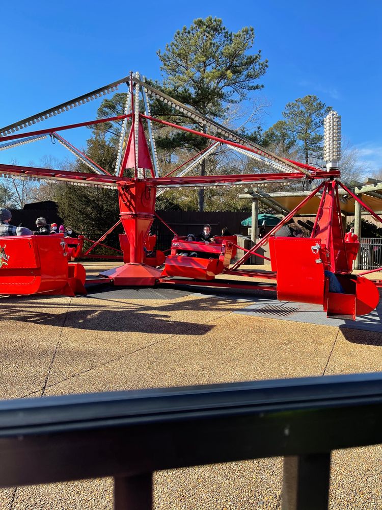 Le Catapult ride at Busch Gardens Williamsburg