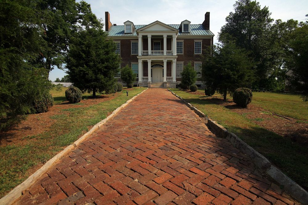 Exterior view of the Carnton House