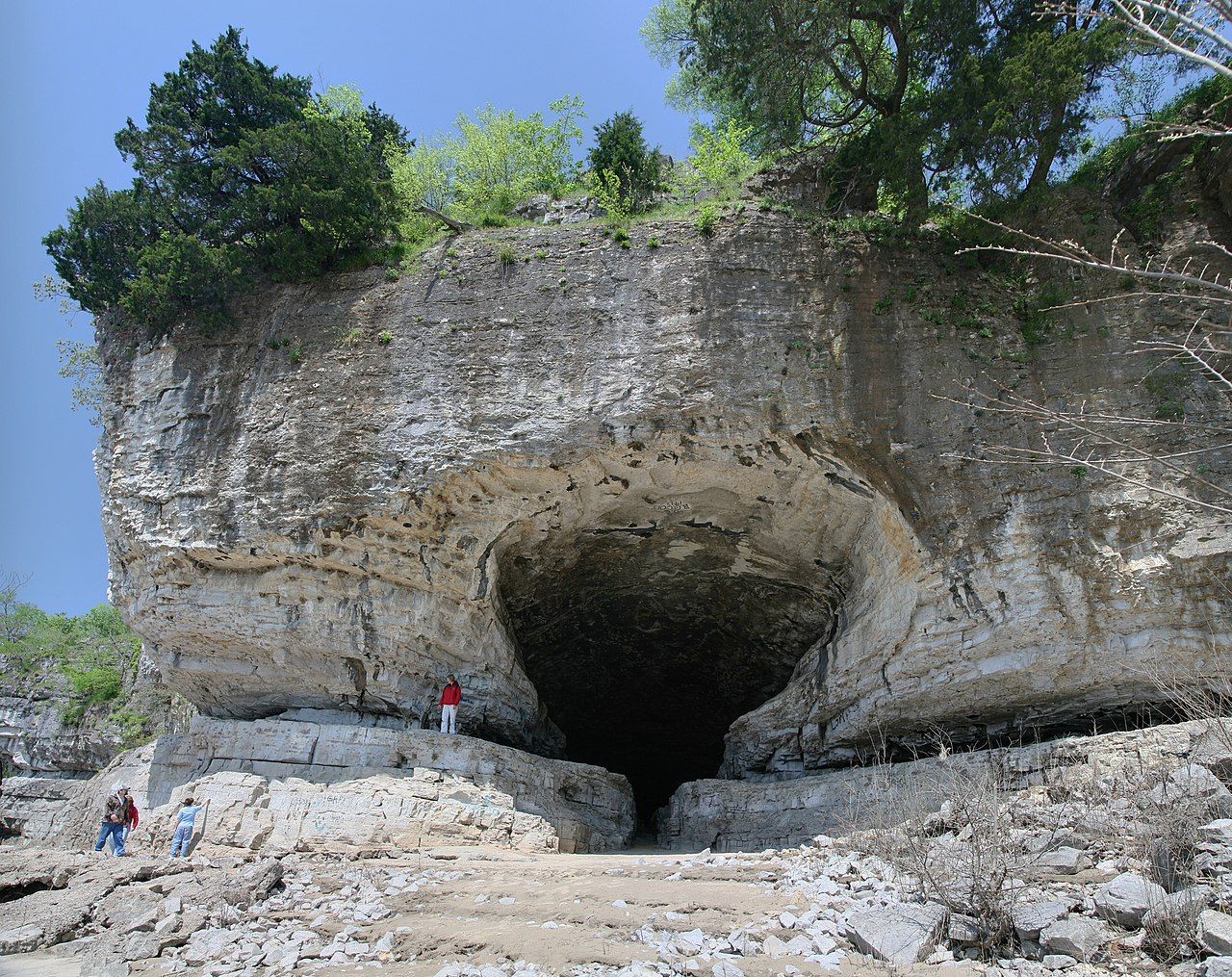 Outside view of Cave-in-Rock State Park