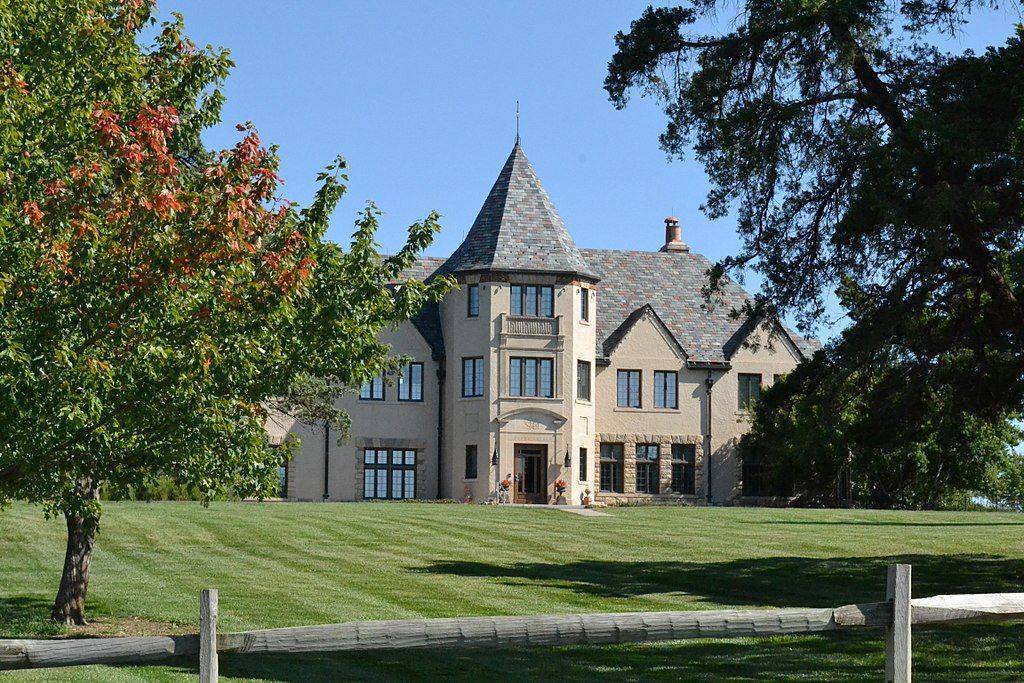 Outside view of Cedar Crest