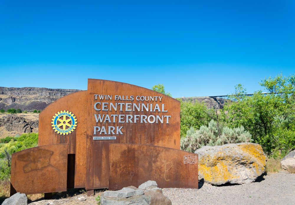 Signage of Centennial Waterfront Park