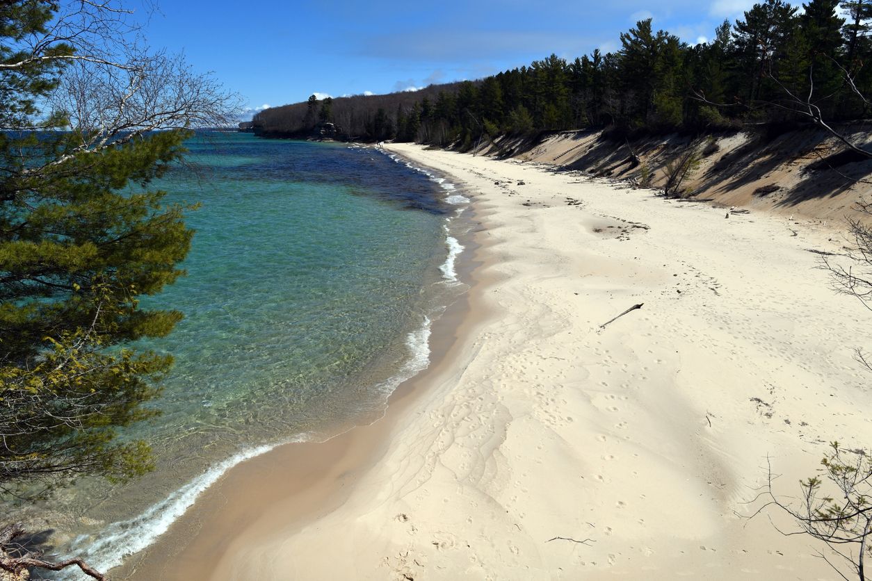 Daytime view of Chapel Beach, Michigan