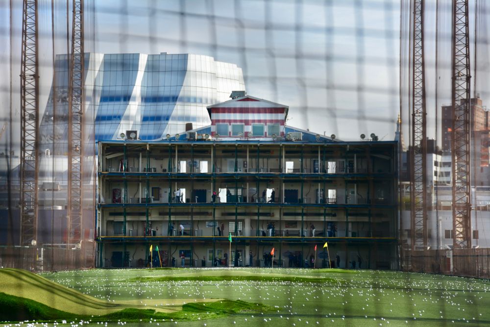 Interior of the Golf Club at Chelsea Piers