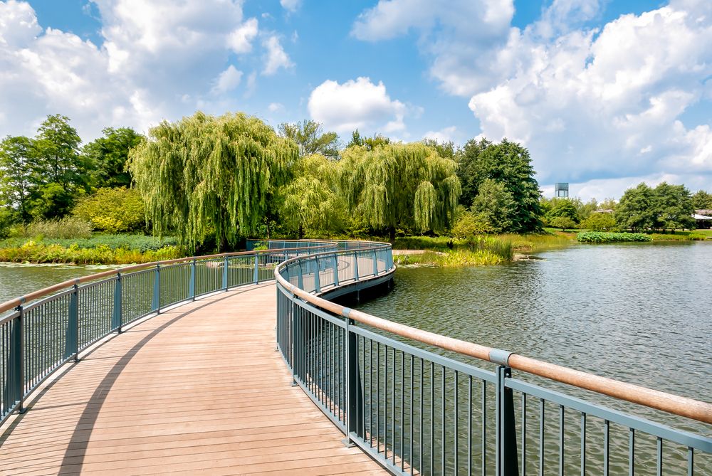 Pedestrian bridge at Chicago Botanic Garden