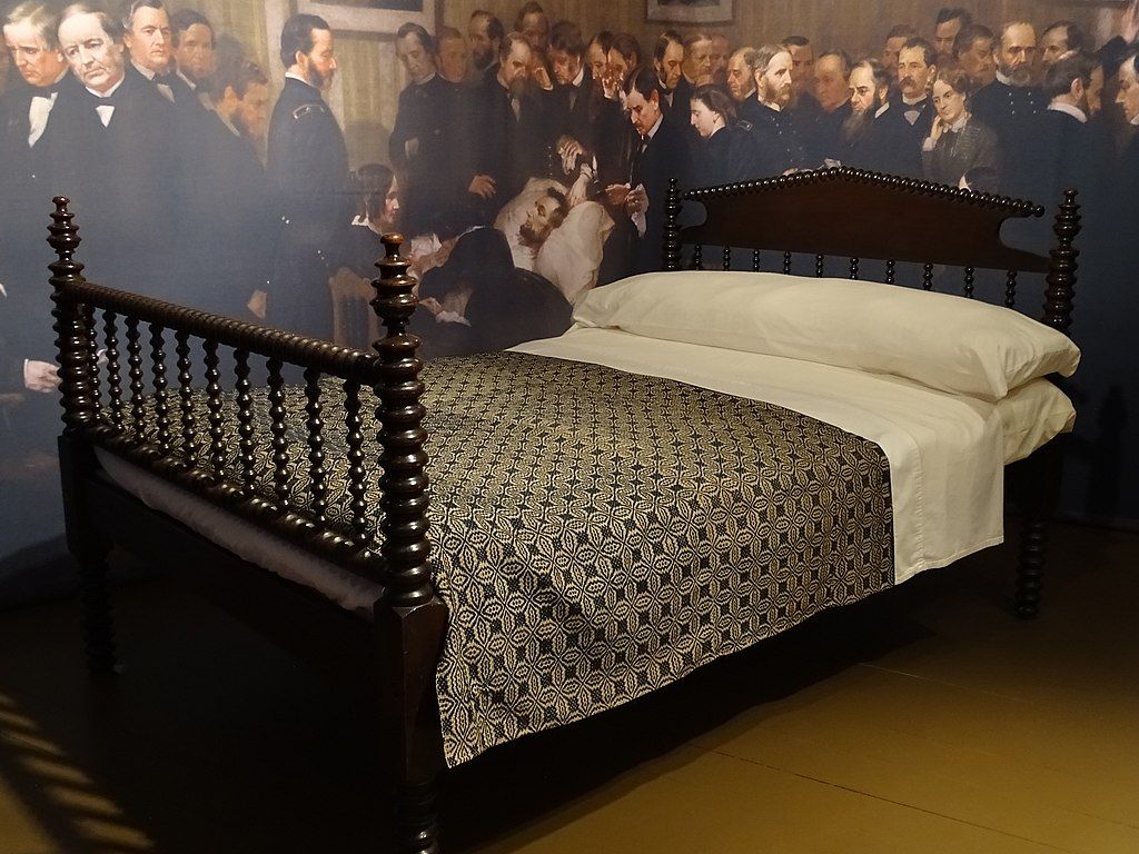 Lincoln's deathbed at Chicago History Museum