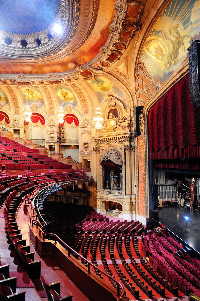 The grand interior of Chicago Theatre