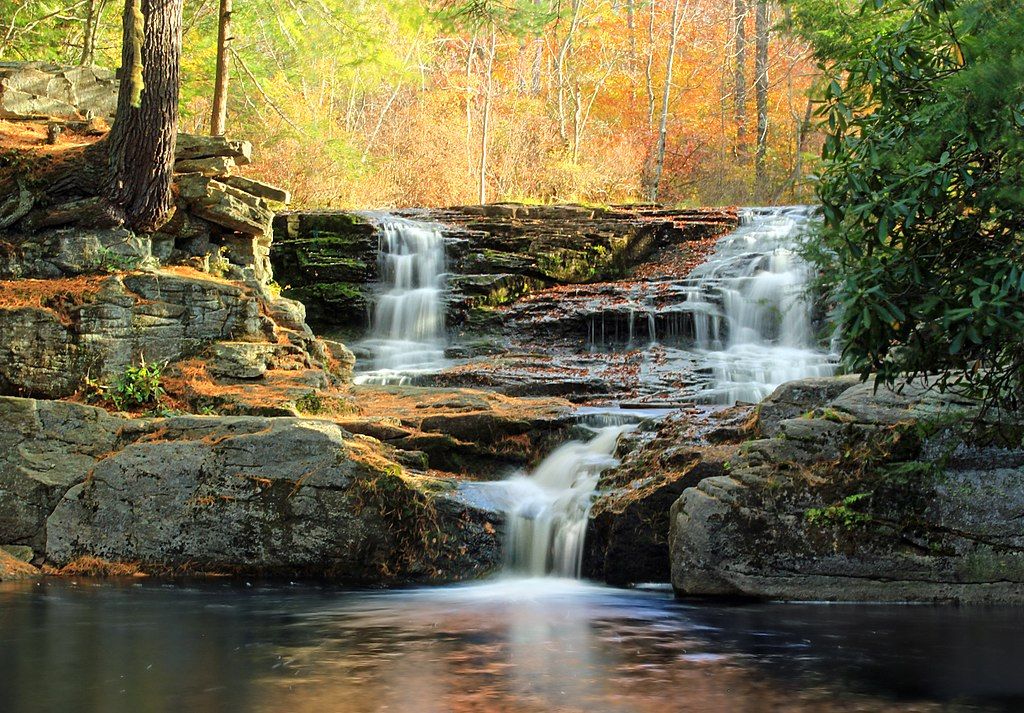 Picturesque view of the Choke Creek Falls