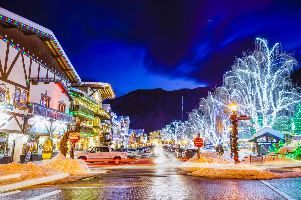 Street view of Leavenworth during Christmas