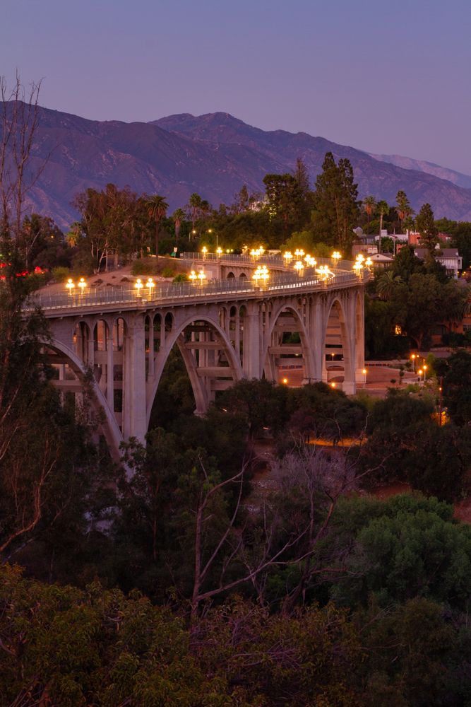 Night view of Colorado Street Bridge