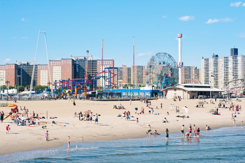 Far view of the people at Coney Island Beach