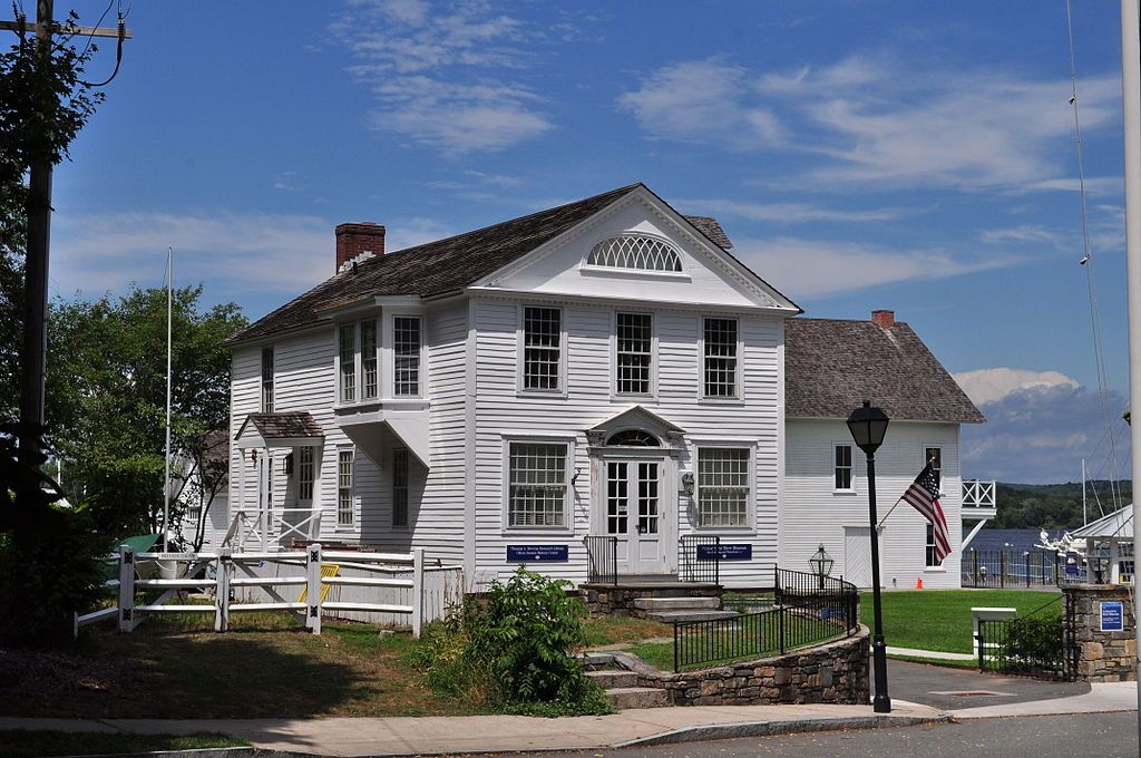 Front View of Connecticut River Museum