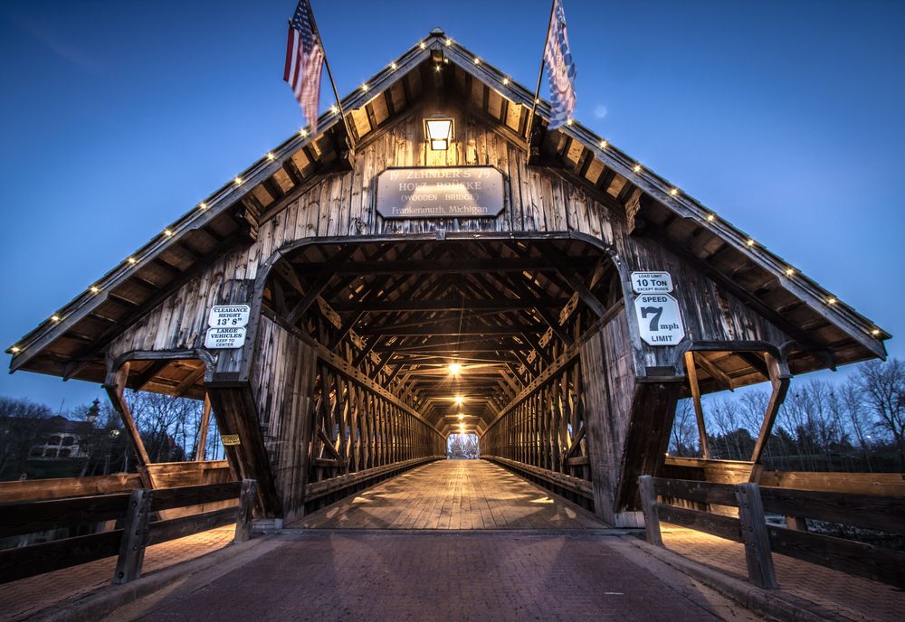 Cross Holz Brucke